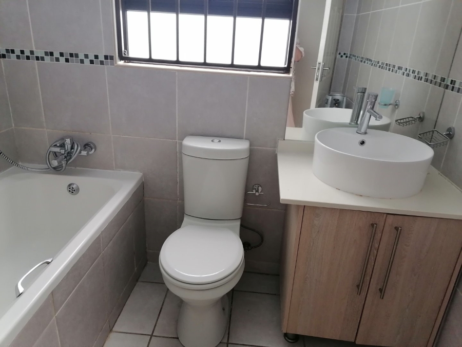 To Let 3 Bedroom Property for Rent in Bloemspruit Free State